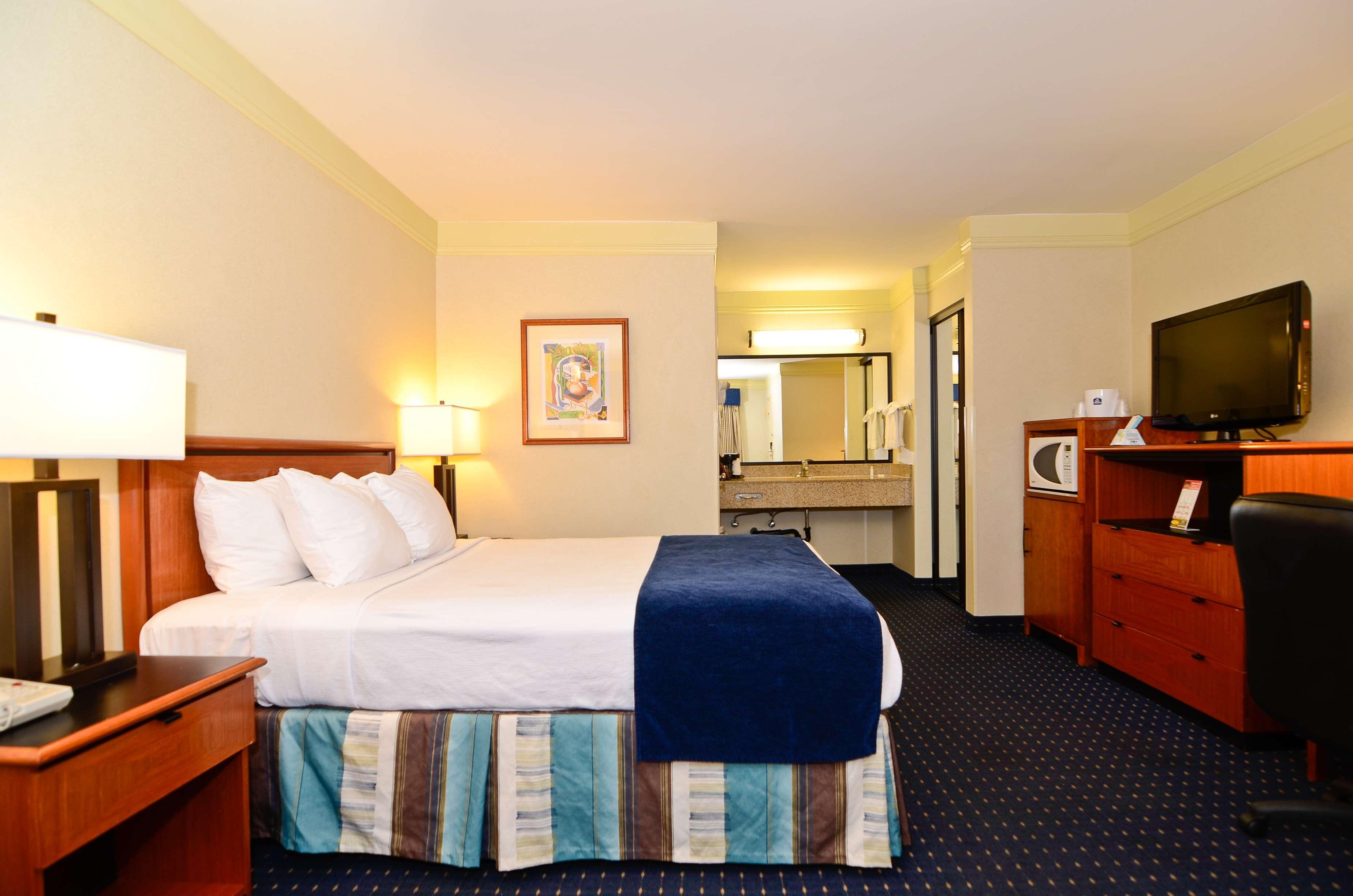 Best Western Mission Bay Сан-Диего Экстерьер фото